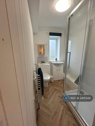 2 Bedroom Flat To Rent In Craster Square, Newcastle Upon Tyne, NE3