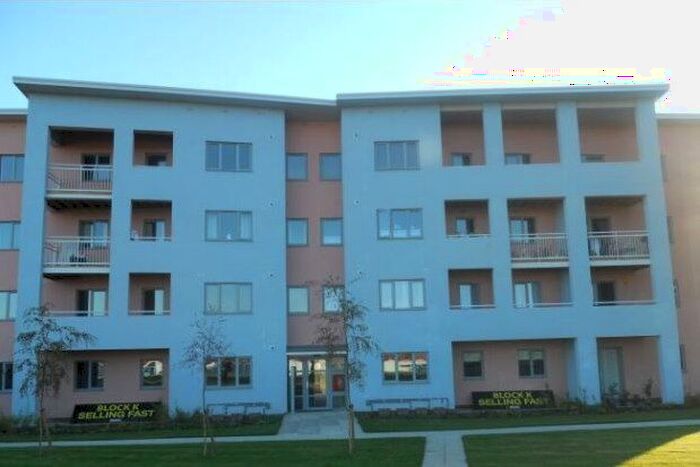 2 Bedroom Flat To Rent In Drummond Grove, Ashford, TN24