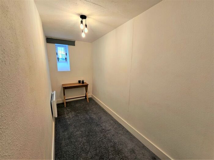 1 Bedroom Flat To Rent In Crown Street, City Centre, Aberdeen, AB11