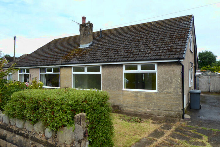 3 Bedroom Semi-Detached Bungalow To Rent In Rose Grove, Galgate, LA2