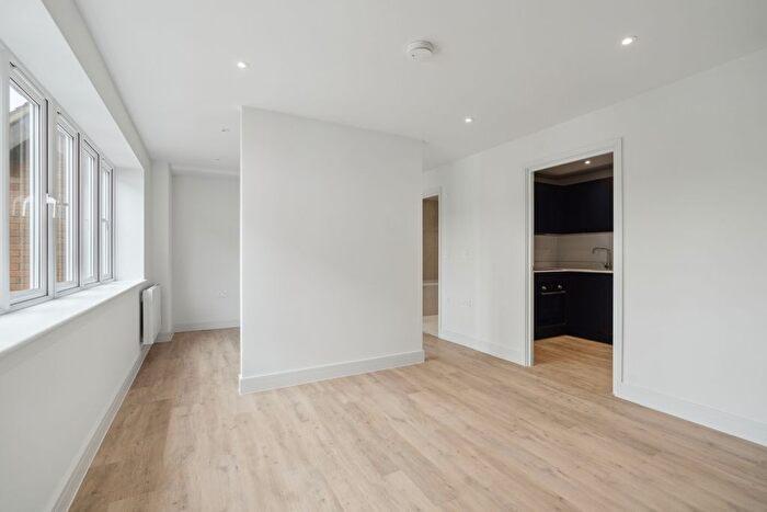 Studio To Rent In Market Place, Chalfont St. Peter, Gerrards Cross, SL9