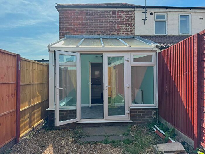 2 Bedroom Flat To Rent In South East Road, Sholing, Southampton, SO19