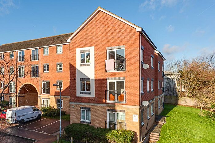 3 Bedroom Maisonette To Rent In , Poppy Fields, Kettering, NN16