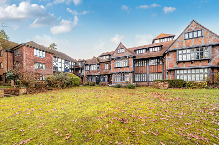 2 Bedroom Apartment For Sale In Branksome Park Road, Camberley, Surrey, GU15
