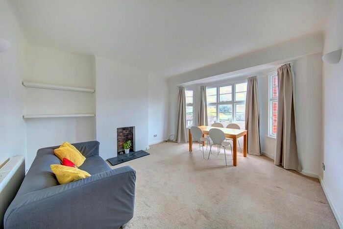 2 Bedroom Flat To Rent In Hillyard Street, London, SW9