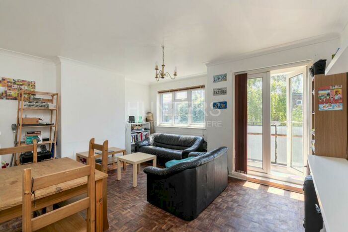 3 Bedroom Flat To Rent In Shaftesbury Street, London, N1
