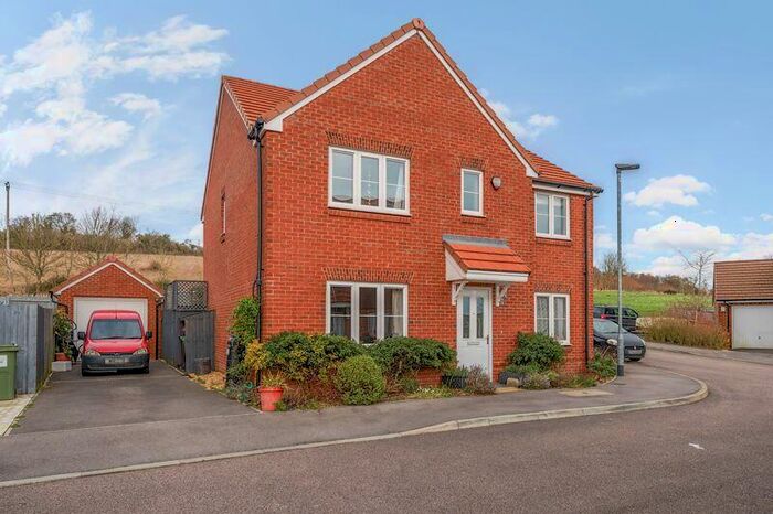 5 Bedroom Detached House For Sale In Alton, GU34
