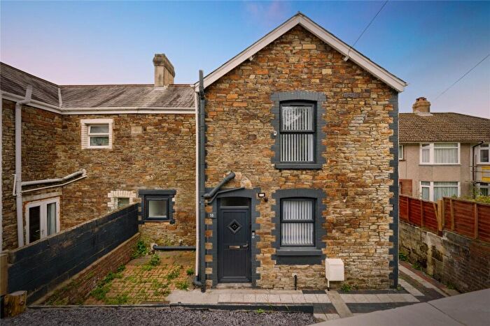3 Bedroom Semi-Detached House For Sale In Bwllfa Road, Ynystawe, Swansea, SA6