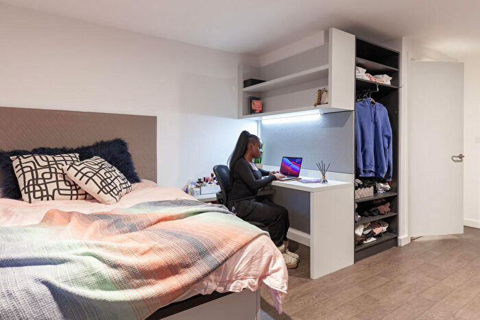 1 Bedroom Apartment To Rent In True Studio, City Centre, L6