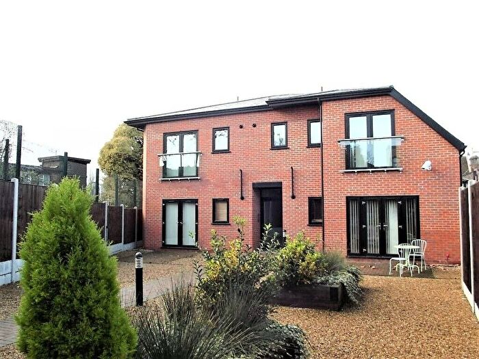 2 Bedroom Flat To Rent In Gordon Heights, Stratford, E15