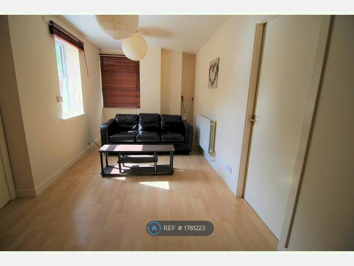 2 Bedroom Flat To Rent In Cardigan Road, Leeds, LS6