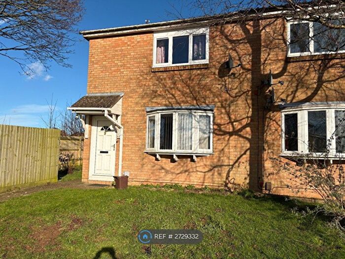 2 Bedroom Maisonette To Rent In Obelisk Rise, Northampton, NN2