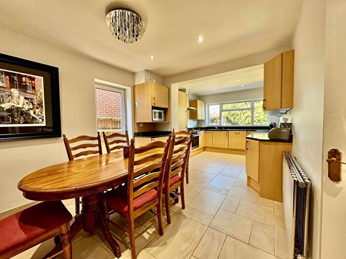 5 Bedroom Detached House For Sale In Redbourn Road, Hemel Hempstead, HP2