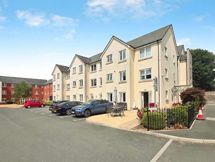 1 Bedroom Apartment For Sale In Hammond Close, Highworth, Swindon, SN6
