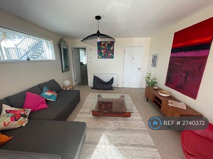 2 Bedroom Flat To Rent In Huntersdale, Bristol, BS9