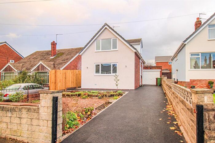 2 Bedroom Detached Bungalow For Sale In Towngate, Ossett, WF5