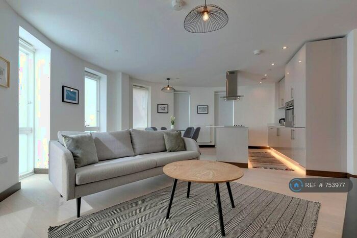 2 Bedroom Flat To Rent In Station Square, Cambridge, CB1