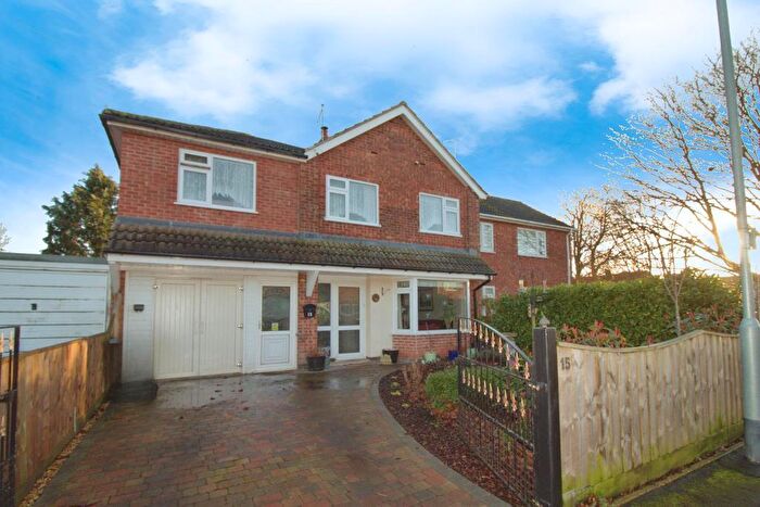 4 Bedroom Semi-Detached House For Sale In Oak Road, Glinton, PE6