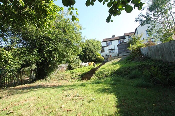 3 Bedroom Semi-Detached House For Sale In Hornbeam Close, Bengeo, Hertford, SG14