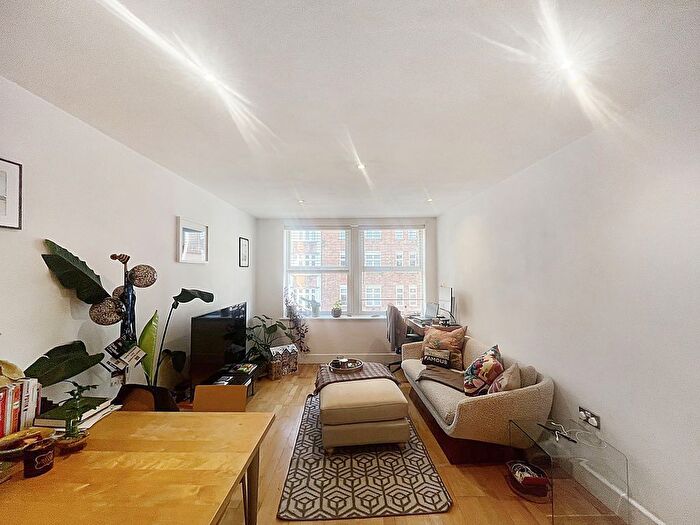 2 Bedroom Flat To Rent In Fulham High Street, London, SW6