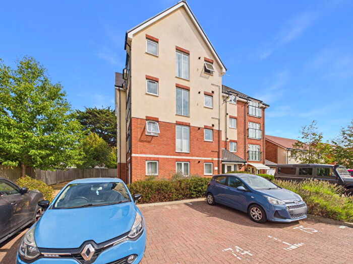 2 Bedroom Flat For Sale In Lyndhurst House, Monarch Way, Shoreham By Sea, BN43