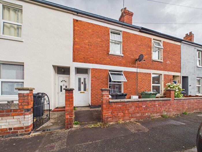 3 Bedroom Terraced House For Sale In Highworth Road, Gloucester, GL1