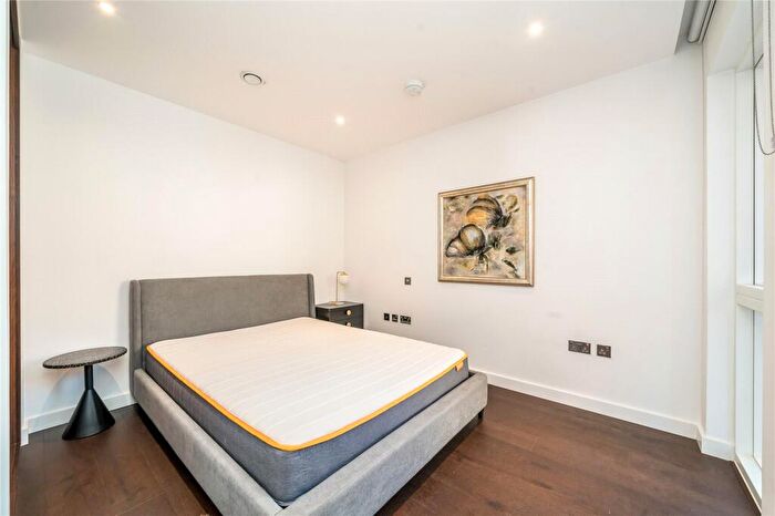 2 Bedroom Apartment To Rent In Malthouse Road, London, SW11