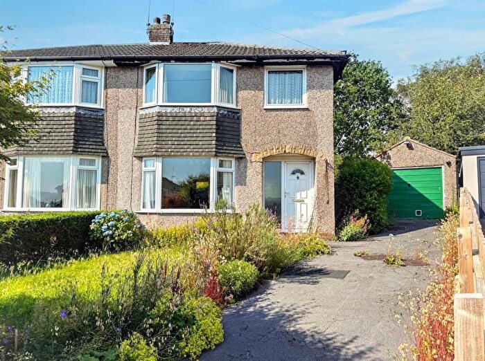 3 Bedroom Semi-Detached House For Sale In Aireville Crescent, Silsden, BD20