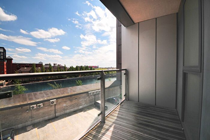 1 Bedroom Flat To Rent In The Quays, Salford, M50