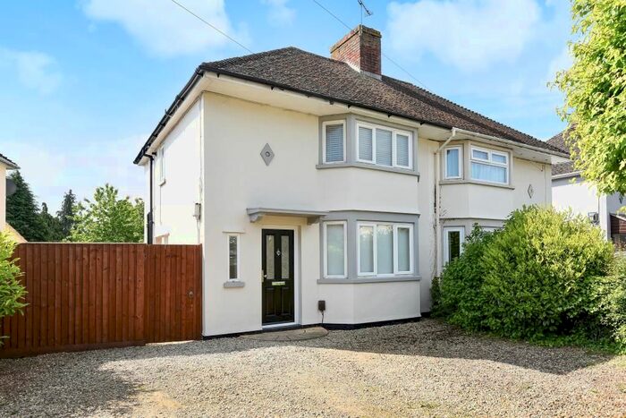 2 Bedroom Semi-Detached House To Rent In Botley, Oxfordshire, OX2