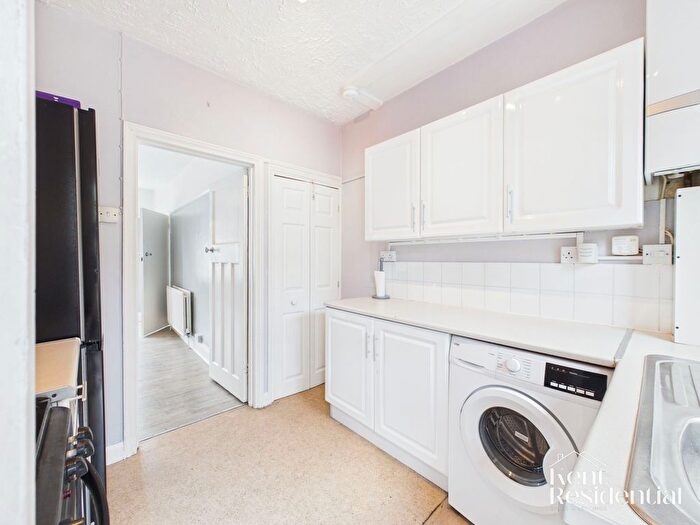 3 Bedroom Terraced House To Rent In St. Leonards Avenue, Chatham, ME4
