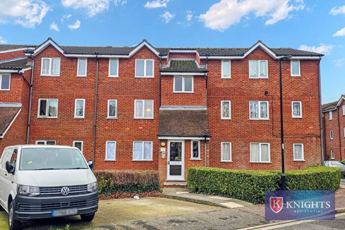 1 Bedroom Flat For Sale In Linnet Close, London, N9