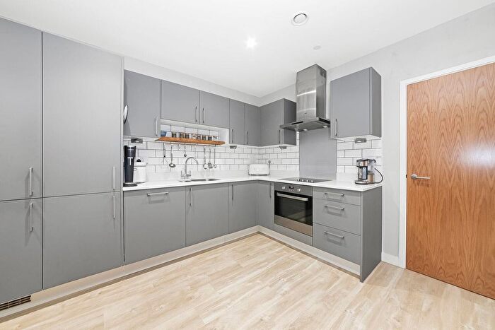 2 Bedroom Flat For Sale In Eaton Walk, Peckham, London, SE15