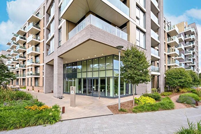 2 Bedroom Flat To Rent In Queenshurst Square, Kingston, Kingston Upon Thames, KT2