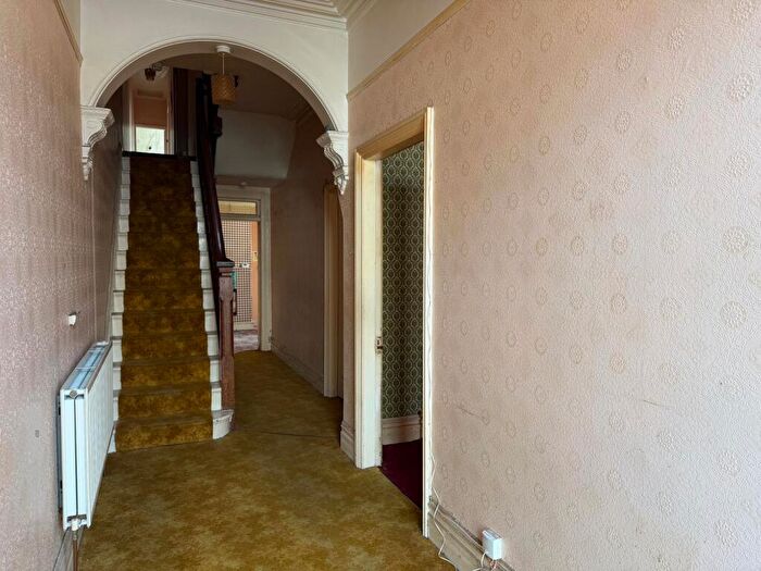 6 Bedroom Semi Detached House For Sale In Greevegate, Hunstanton, Norfolk, PE36