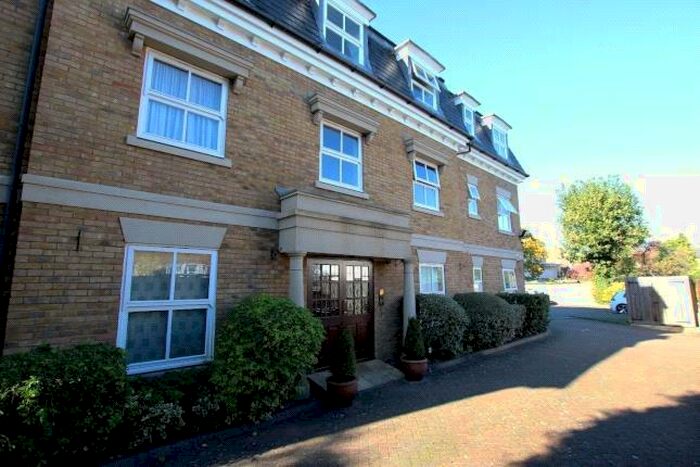 2 Bedroom Apartment To Rent In Frobisher Mews, Enfield, Middlesex, EN2