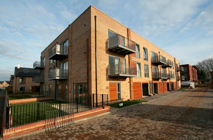 2 Bedroom Flat To Rent In Spring Drive, Trumpington, Cambridge, CB2