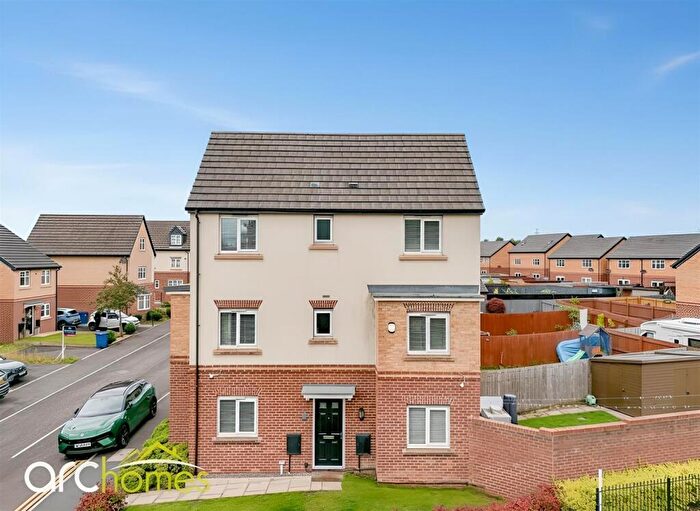 5 Bedroom Semi-Detached House For Sale In North Road, Atherton, Manchester, M46
