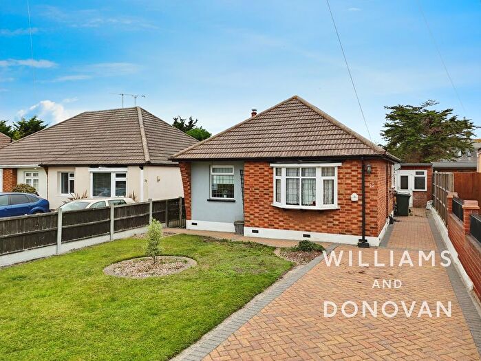 2 Bedroom Detached Bungalow For Sale In Barncombe Close, Benfleet, SS7
