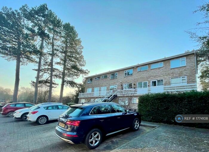 3 Bedroom Maisonette To Rent In Spruce Grove, Darlington, DL3