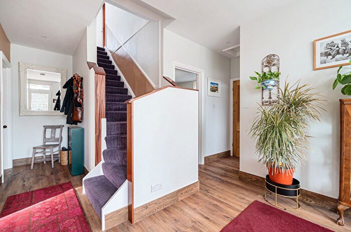 4 Bedroom Maisonette For Sale In Cliff Road, Paignton, Devon, TQ4