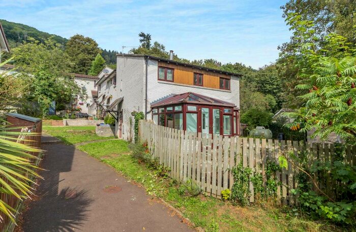 3 Bedroom Semi-Detached House To Rent In Holmfield Drive, Monmouth, NP25