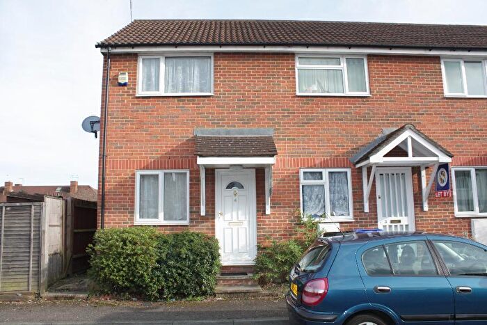 1 Bedroom Terraced House To Rent In Woking, Surrey, GU21