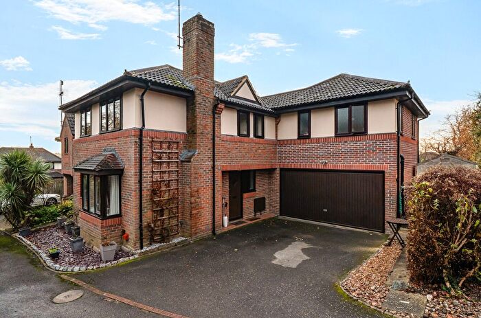 4 Bedroom Detached House For Sale In Westwates Close, Warfield, Berkshire, RG12