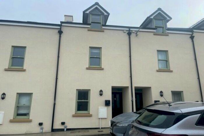 3 Bedroom Property To Rent In Chiswell, Portland, DT5