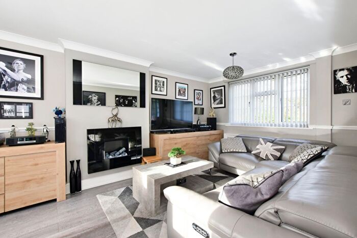 3 Bedroom Terraced House For Sale In The Gossamers, Watford, WD25