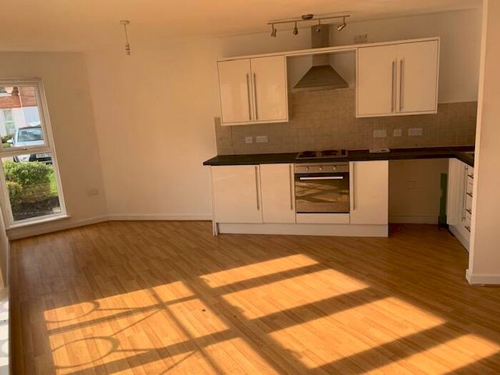 2 Bedroom Apartment To Rent In Golders Green, Liverpool, L7