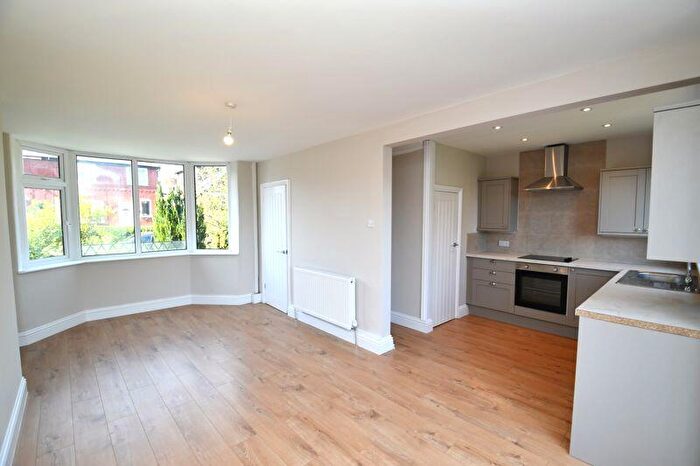 3 Bedroom Semi-Detached House To Rent In Sunningdale Drive, Salford, M6