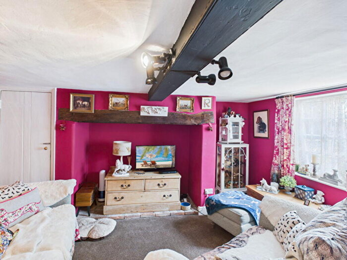 4 Bedroom Semi-Detached House For Sale In Dereham Road, Hingham, Norwich, NR9