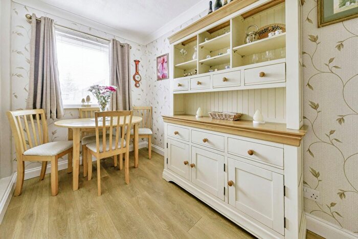 3 Bedroom Terraced House For Sale In Siddons Road, Stevenage, Hertfordshire, SG2